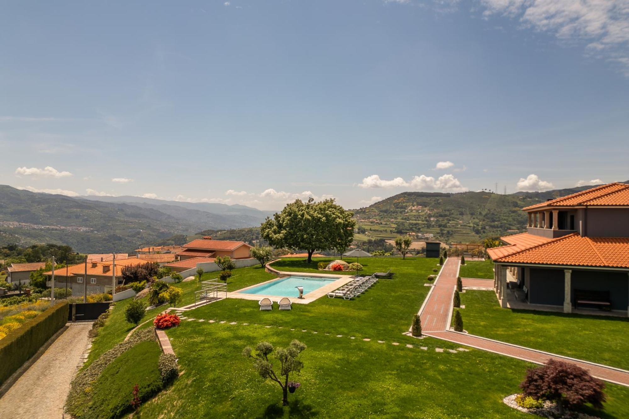 Spacious Villa Pool & Douro View By Host Wise Santa Marinha do Zezere Exterior photo