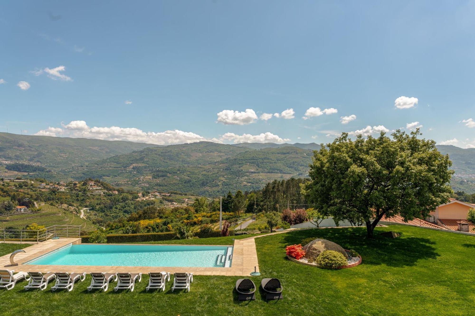 Spacious Villa Pool & Douro View By Host Wise Santa Marinha do Zezere Exterior photo